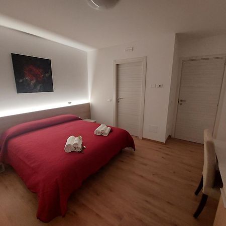 Locanda Rossa Hotel Romans di Varmo Quarto foto
